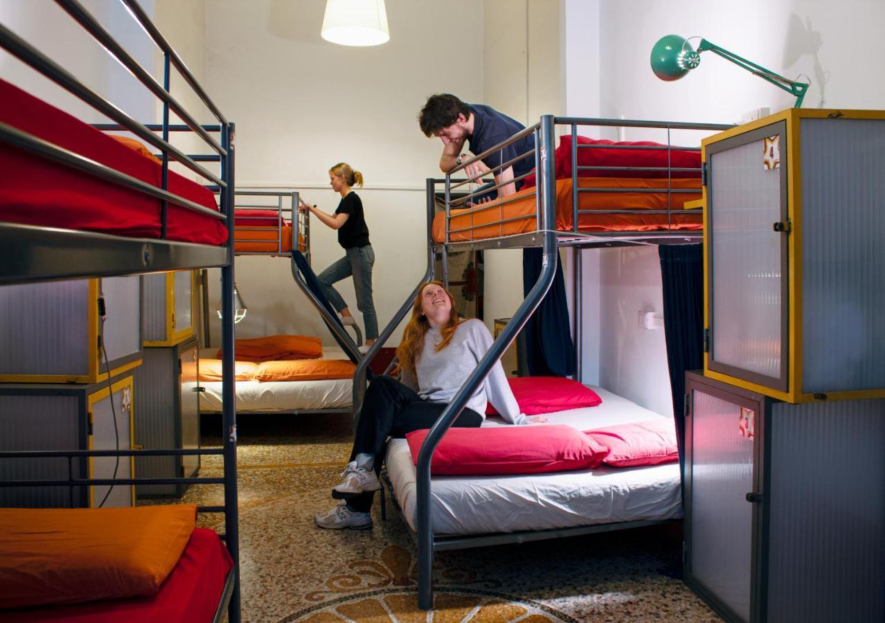 Ostellin Genova Hostel Екстериор снимка