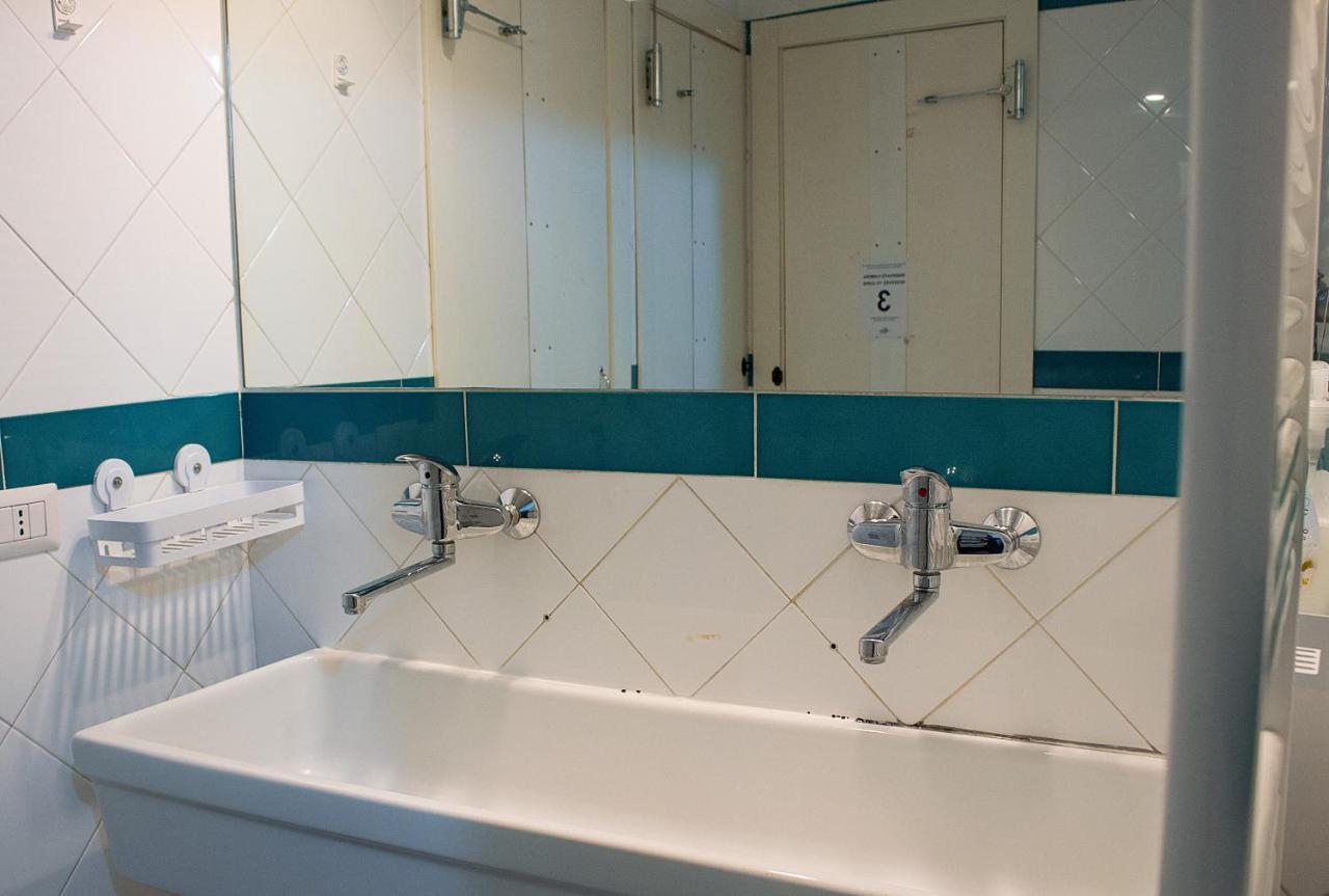 Ostellin Genova Hostel Екстериор снимка
