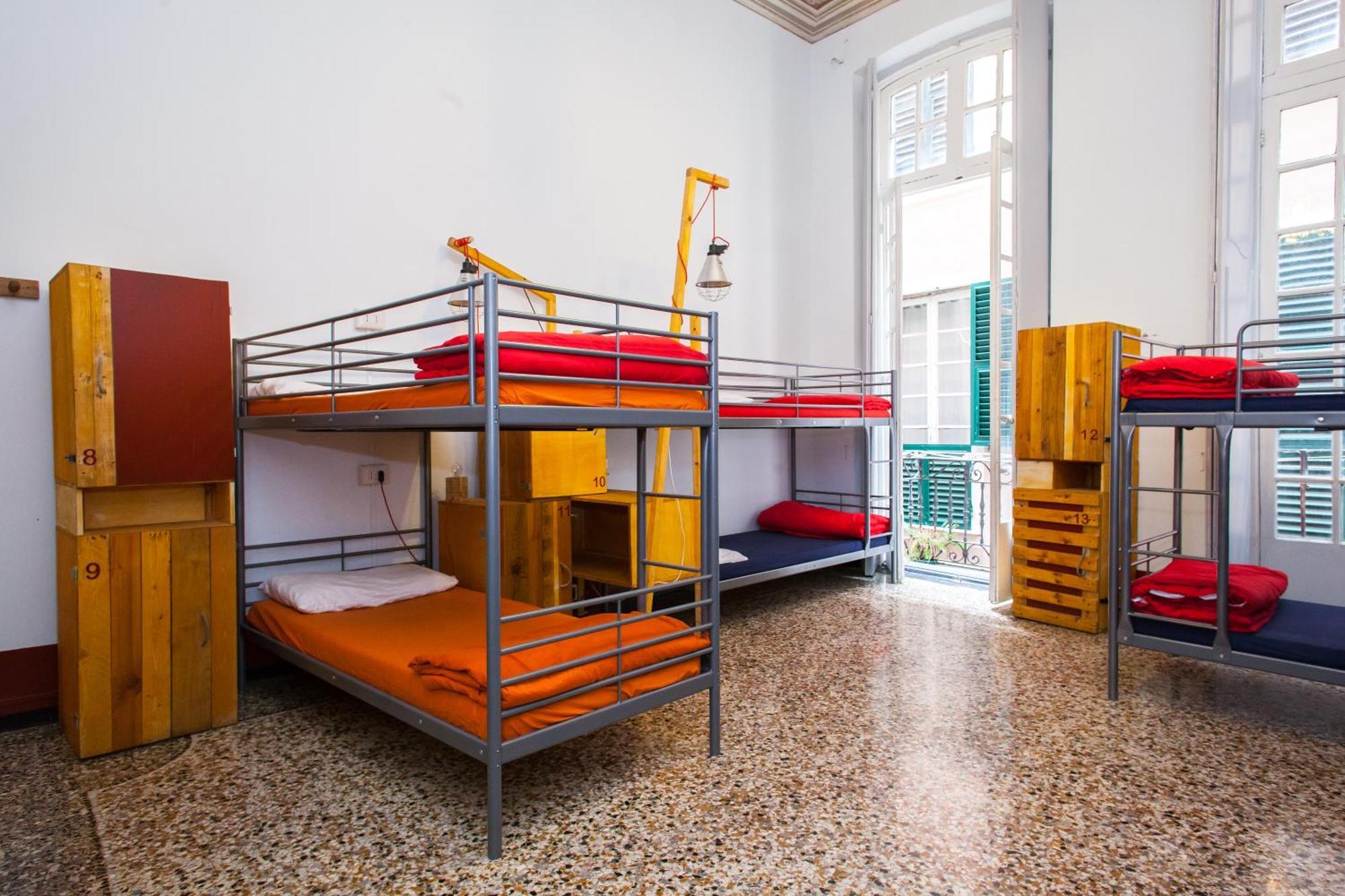Ostellin Genova Hostel Стая снимка