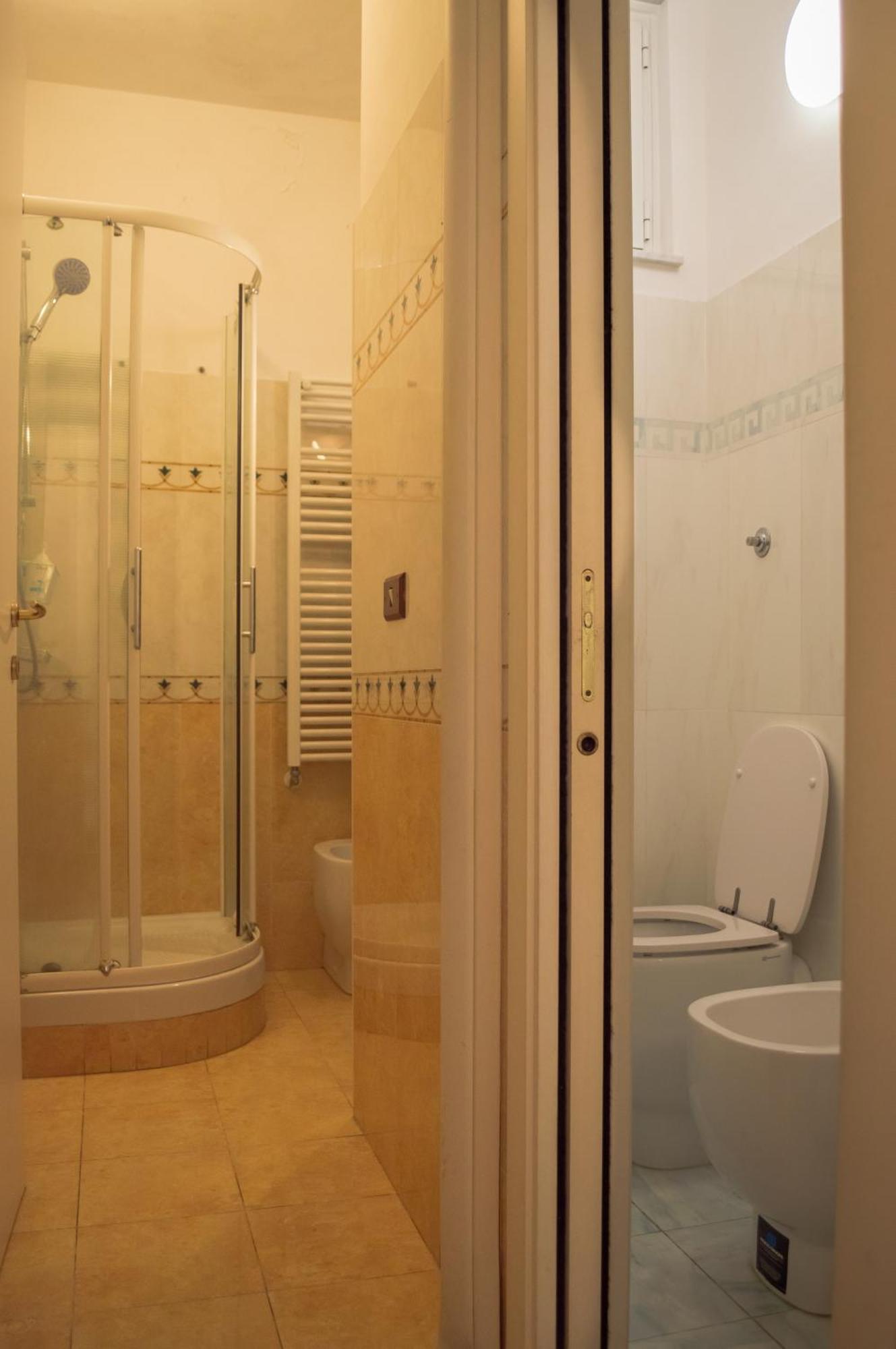 Ostellin Genova Hostel Екстериор снимка