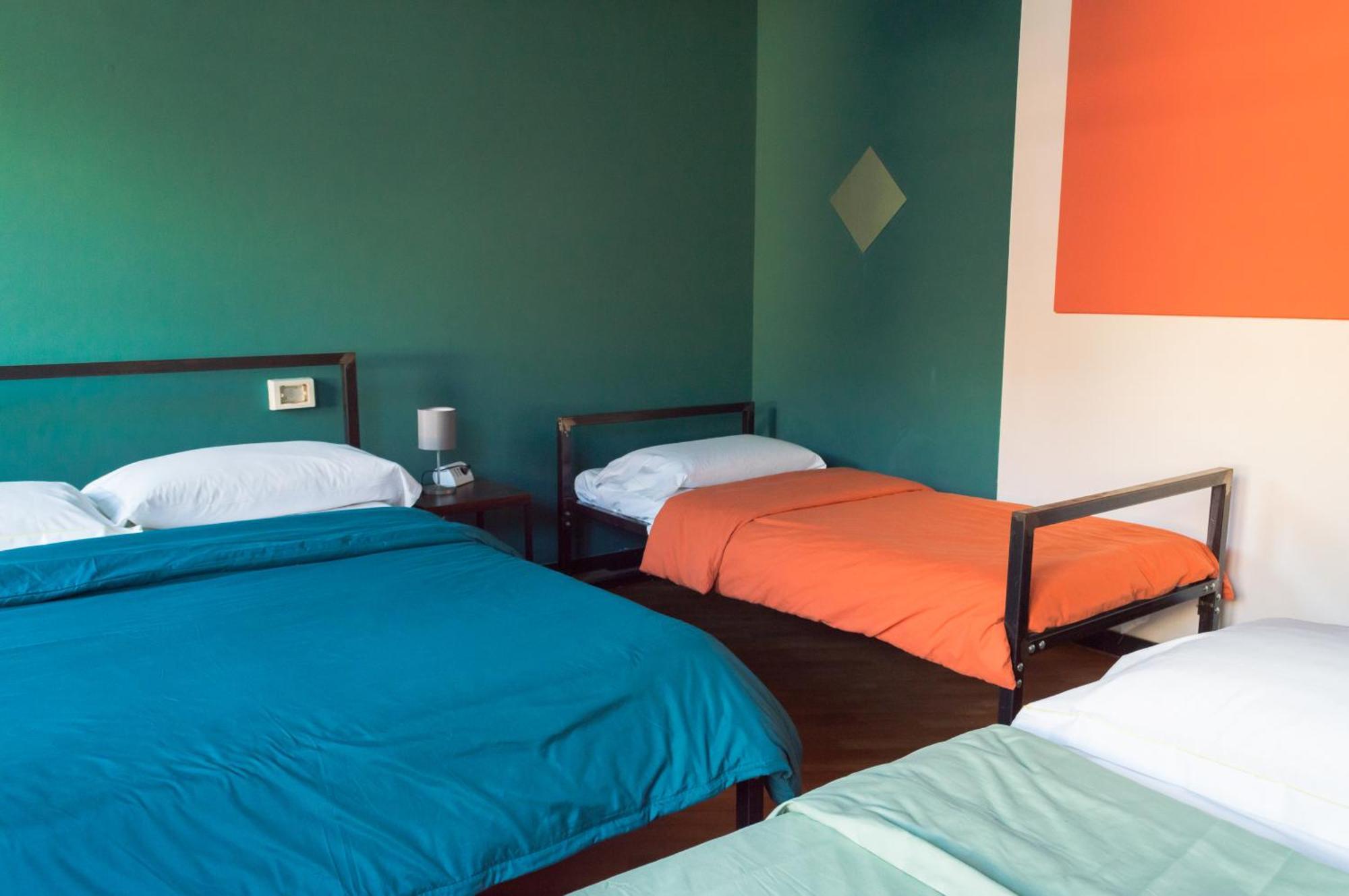 Ostellin Genova Hostel Екстериор снимка
